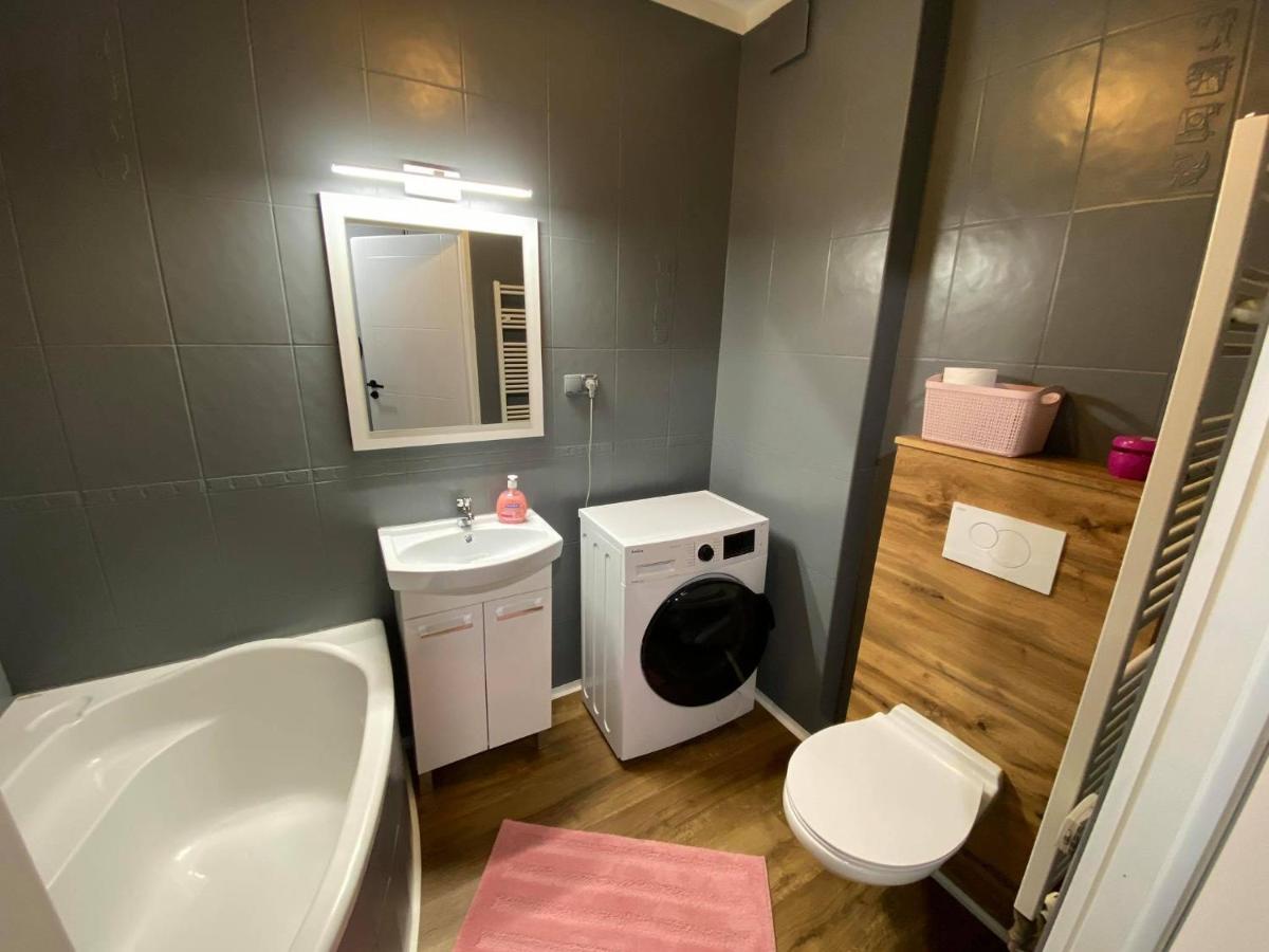 Apartament Wioselko Warszawaアパートメント エクステリア 写真
